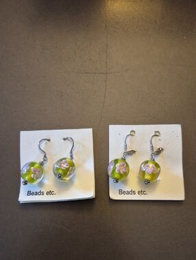 🌸 BOGO #9. Green Glass Earrings